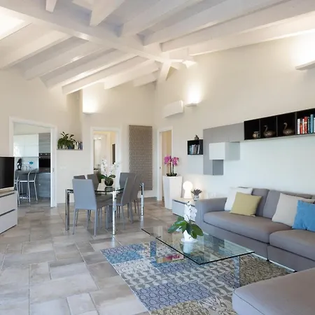 The Queen ブドーニ